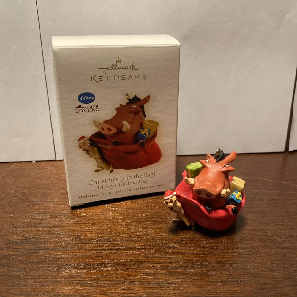 Hallmark Keepsake Ornament 2009 - Disney Lion King - Christmas is‎ in the Bag
